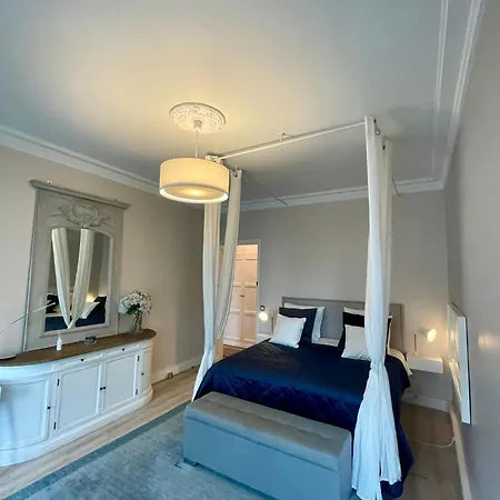 Dans Luxueux Paris