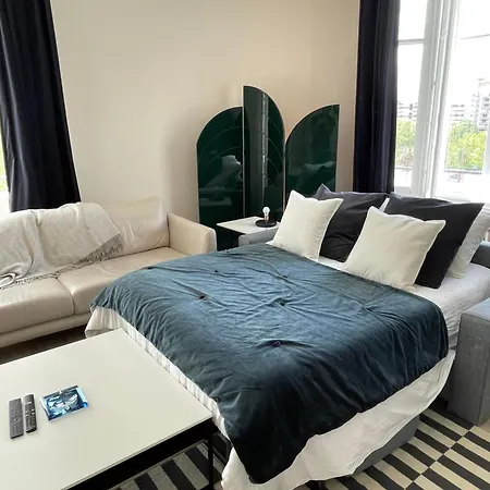 Dans Luxueux Homestay Paris